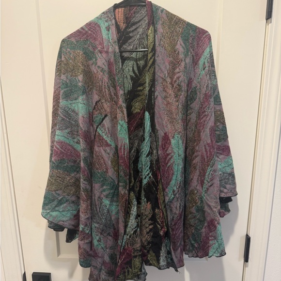 Cashmere Reversible Cape - Picture 5 of 11